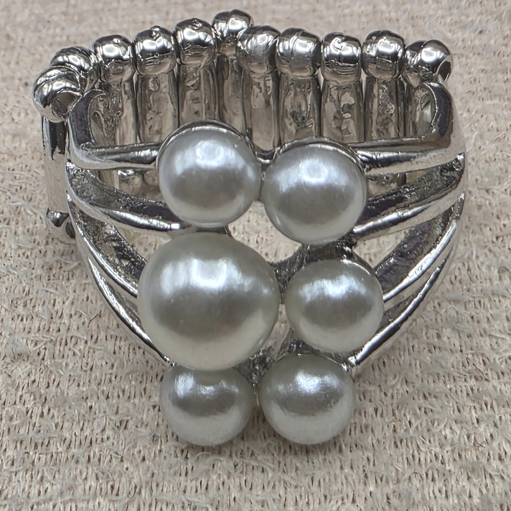 Elegant Silver Pearl Ring (1205)